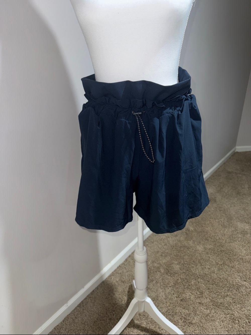 High-Waist Ruffle Elastic Shorts - Navy